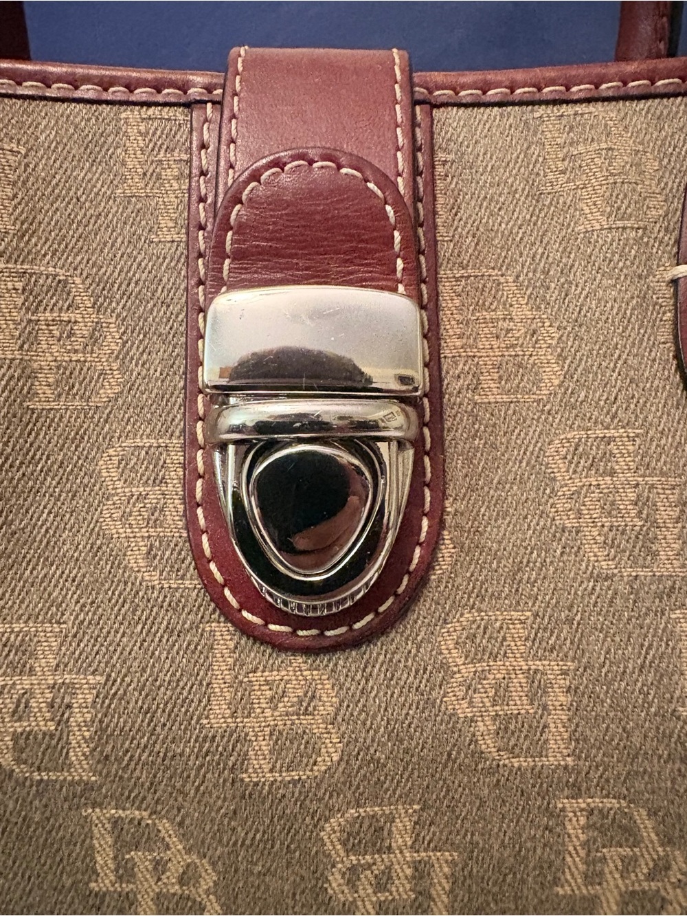 Dooney & Bourke Vintage Olive Monogram Satchel Pink Interior Push Lock Dust Bag - Picture 4 of 16